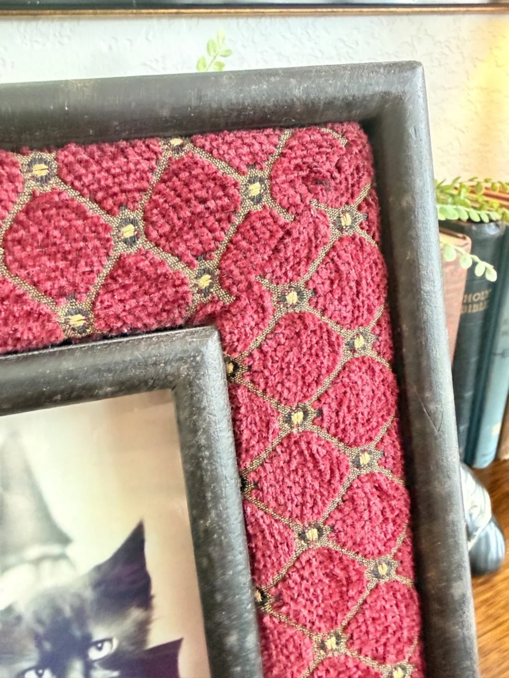 Vintage Gothic Red Quilted Velvet Picture Frame with Black Cat